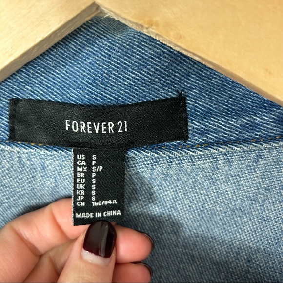 *SOLD*Forever 21 | Oversized Rose Embroidered Patch Denim Jacket - Picture 4 of 13